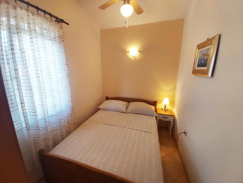Apartments Carmen Vinišće Extérieur photo
