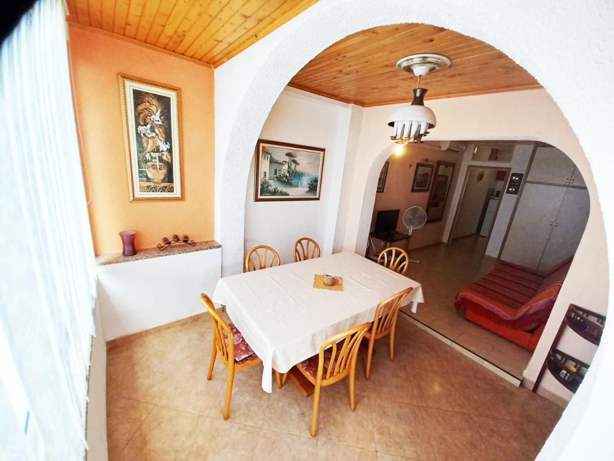 Apartments Carmen Vinišće Extérieur photo