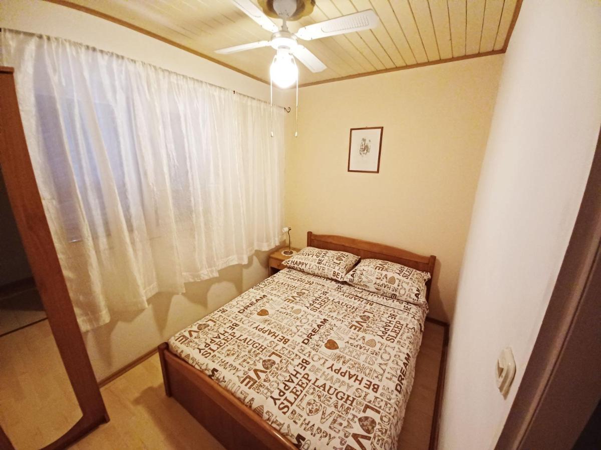 Apartments Carmen Vinišće Extérieur photo