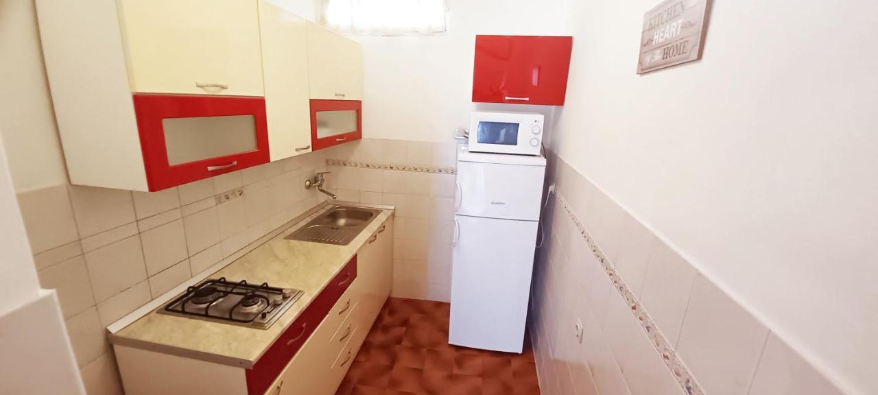 Apartments Carmen Vinišće Extérieur photo