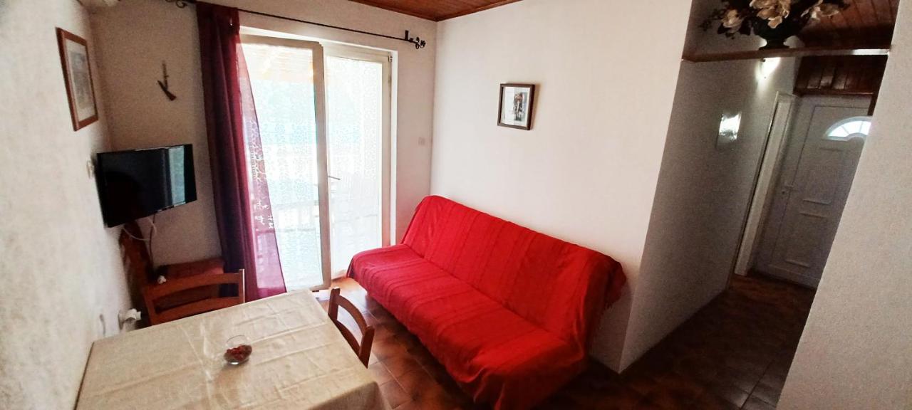 Apartments Carmen Vinišće Extérieur photo