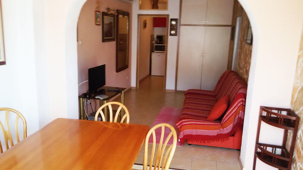 Apartments Carmen Vinišće Chambre photo